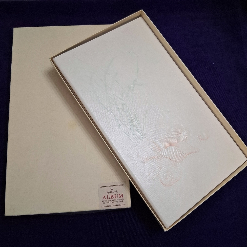 Vintage 1982 Hallmark Photo Album Or Scrapbook Beach Shells Vacation Theme